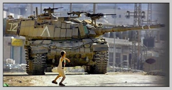 Palestinian_boy_Israeli_tank