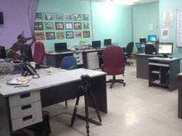 The empty EMTV newsroom