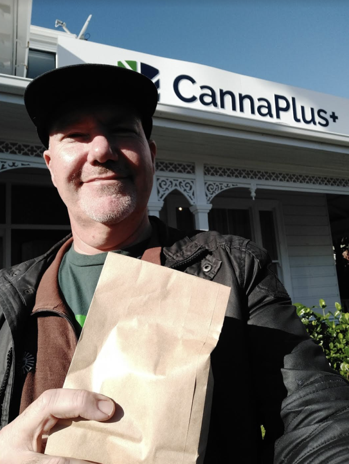 Marijuana Media: Unboxing kuncup homegrown pertama yang tersedia secara legal di NZ;  reformasi hukum ganja di Kepulauan Cook, Swiss & Thailand