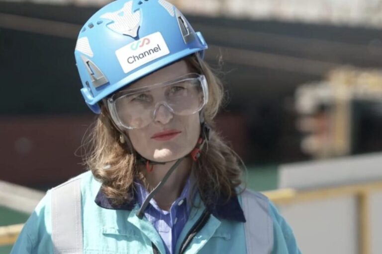 Luxon is lying about the illegal war in Iran – what if Nicola is also wrong about how much fuel we have?