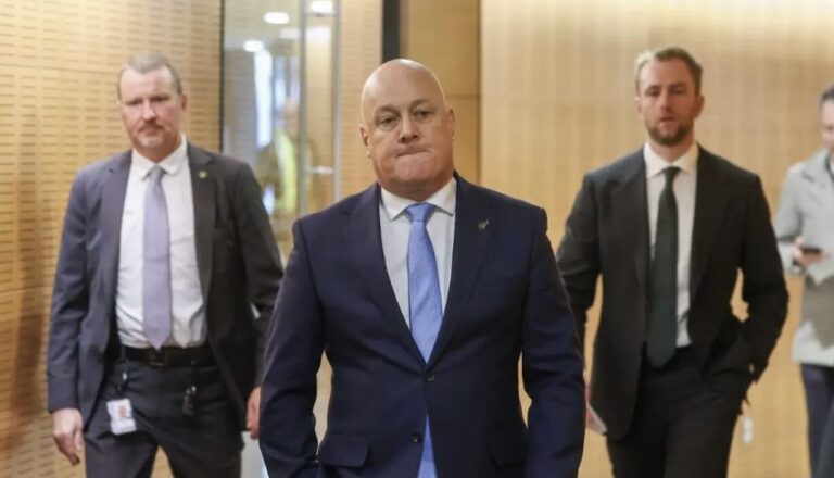 BREAKING – NEW ROY MORGAN POLL: The Right drop hard – TOP on verge of threshold break through!