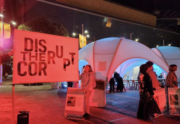 Anti-vaxx lunatic hate cult protests Jacinda – why she can’t live here