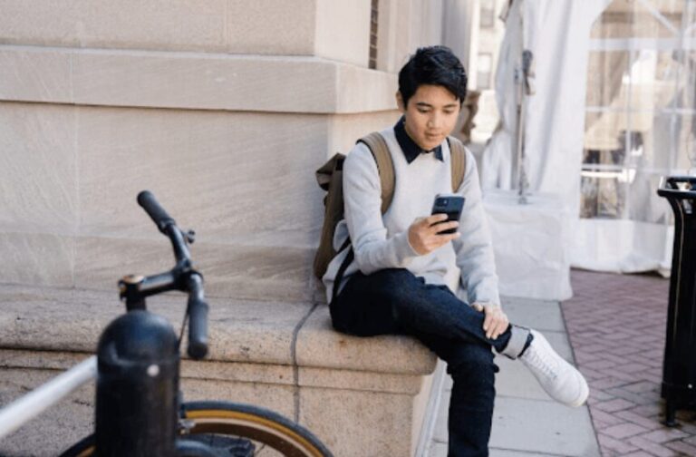 How Digital Leisure Is Changing the Way People Spend Their Free Time